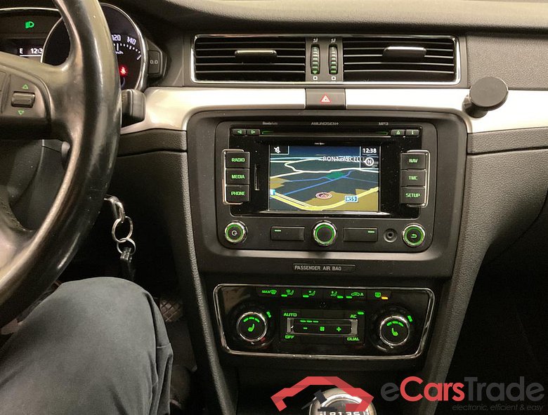 Skoda Superb Combi 1.6 TDI Xenon Navi Leather Klima PDC ... #6