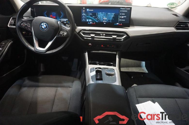 BMW 3er 330e Touring Aut. 5d 135kW #3