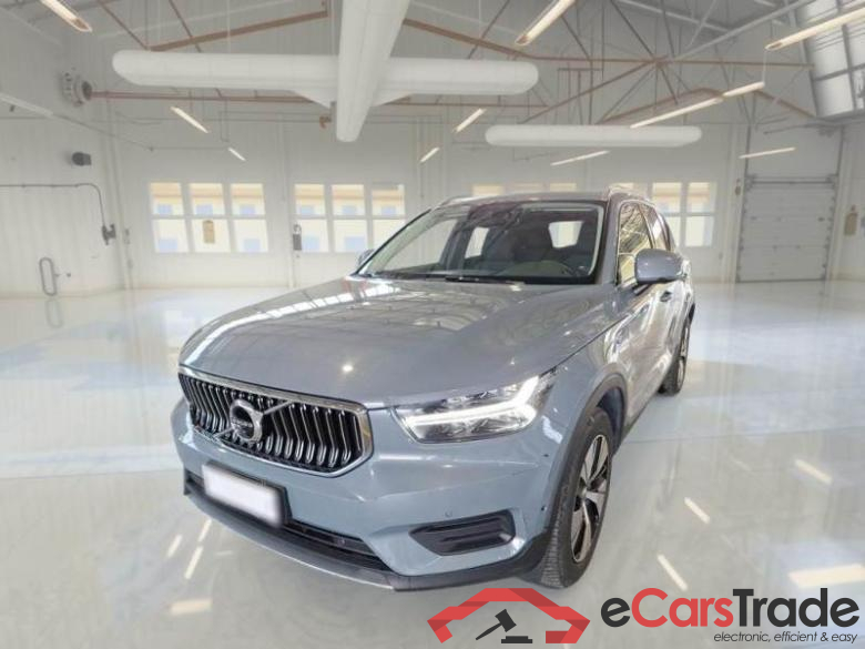 VOLVO XC40 / 2017 / 5P / SUV T4 PLUG-IN HYBRID AUTO RECH INSCRIP EXPR