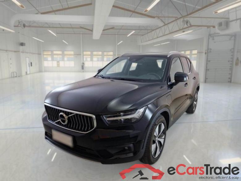 VOLVO XC40 / 2017 / 5P / SUV T5 TWIN ENGINE GEARTRONIC BUSINESS PLUS #1