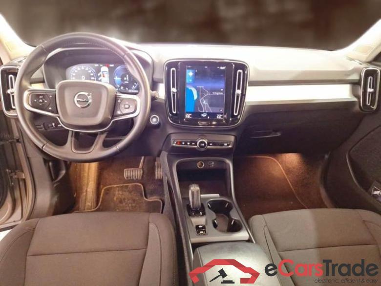 VOLVO XC40 / 2017 / 5P / SUV T4 PLUG-IN HYBRID AUTO RECH INSCRIP EXPR #3