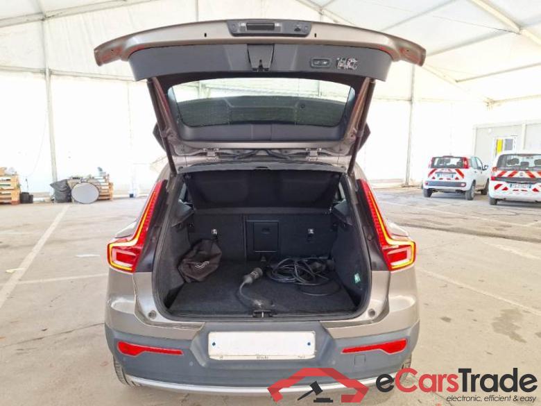 VOLVO XC40 / 2017 / 5P / SUV T4 PLUG-IN HYBRID AUTO RECH INSCRIP EXPR #5