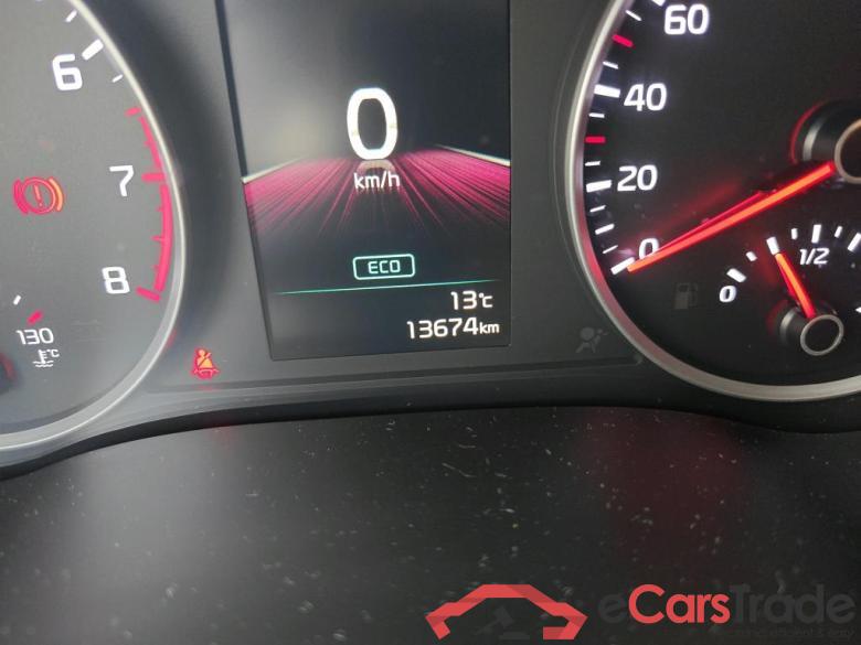 KIA Stonic / 2017 / 5P / todoterreno 1.0 T-GDi 74kW (100CV) MHEV iMT Concept #5