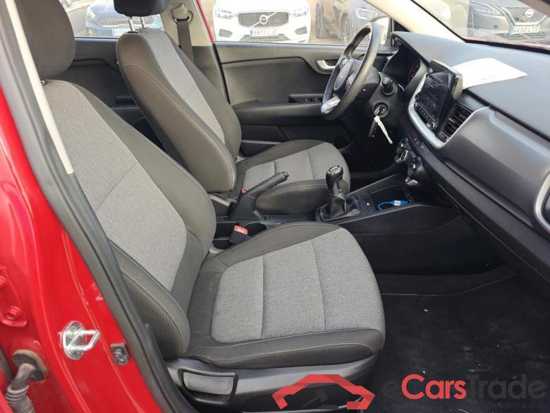 KIA Stonic / 2017 / 5P / todoterreno 1.0 T-GDi 74kW (100CV) MHEV iMT Concept #6