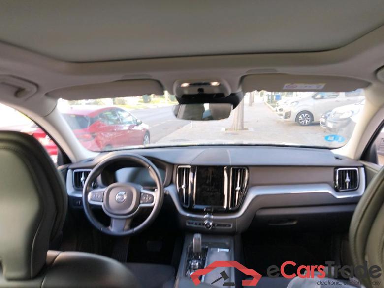 VOLVO XC60 / 2017 / 5P / todoterreno 2.0 T6 AWD Recharge Inscription Exp Auto #3
