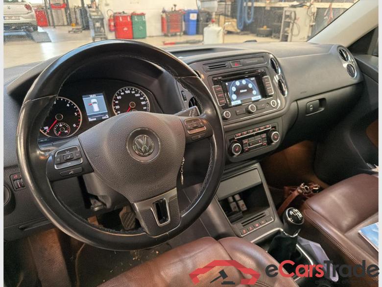 VOLKSWAGEN Tiguan Tiguan Sport & Style 2.0 TDI BlueMotion Technology 81 kW (110 ch) 6 vitesses manuel #3