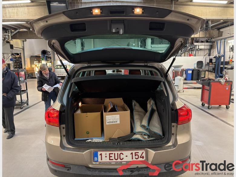 VOLKSWAGEN Tiguan Tiguan Sport & Style 2.0 TDI BlueMotion Technology 81 kW (110 ch) 6 vitesses manuel #5