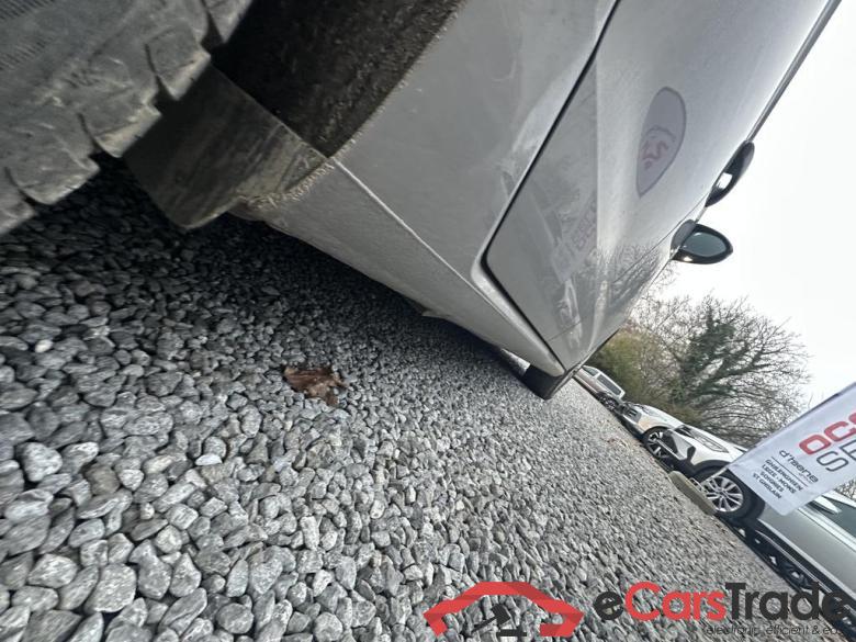 VOLKSWAGEN Golf Sportsvan Golf Sportsvan Trendline 1.6 TDI BlueMotion Technology 66 kW (90 ch) 5 vitesses manuel #6