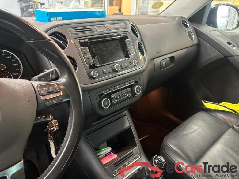 VOLKSWAGEN Tiguan Tiguan Sport & Style 2.0 TDI BlueMotion Technology 81 kW (110 ch) 6 vitesses manuel #3