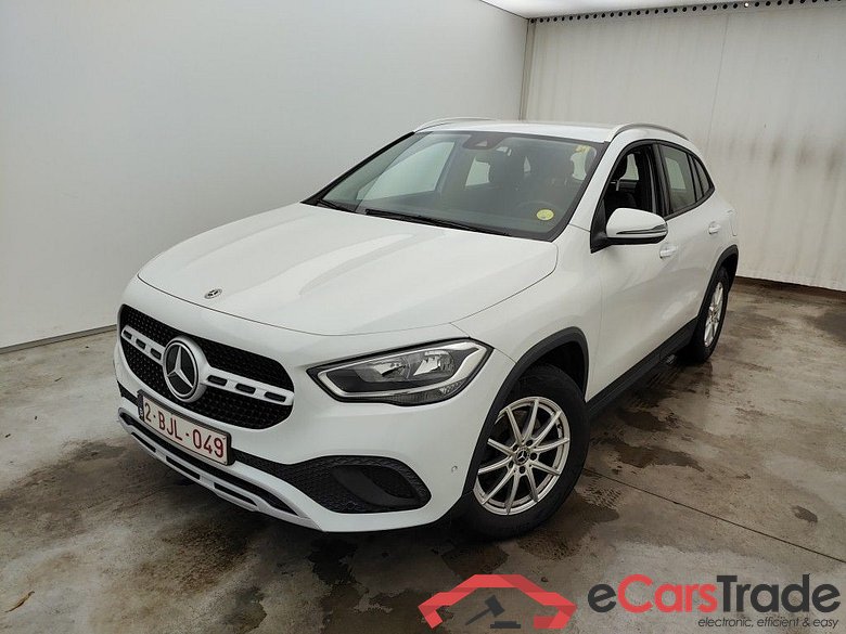 Mercedes-Benz GLA GLA 180 d Business Solution Essential 5d #1