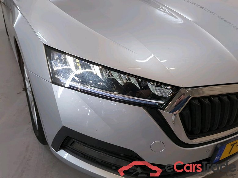 SKODA Octavia Combi 81 kW #4