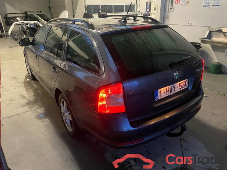 SKODA Octavia Combi O COMBI A5 AMBI 1,6CR 77KW 105CV 5V DPF #6