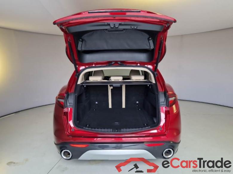 ALFA ROMEO Stelvio / 2017 / 5P / SUV 2.2 TD 210CV 6C Villa D'Este AT8 Q4 #5