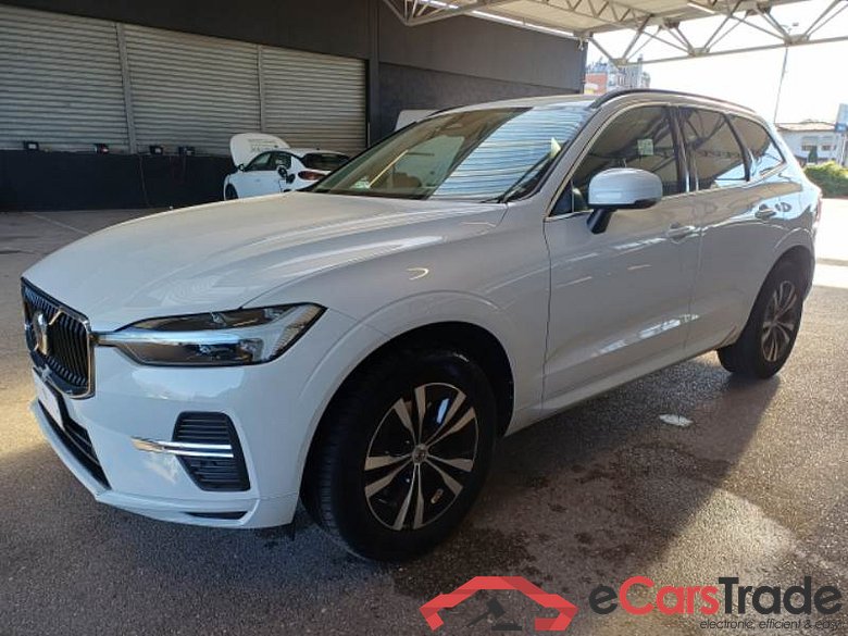VOLVO XC60 / 2021 / 5P / SUV B4 D AWD AUTOMATICO MOMENTUM PRO MY22 #1