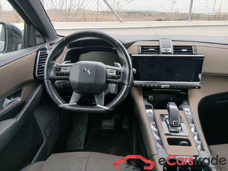 DS DS 7 Crossback / 2017 / 5P / todoterreno BlueHDi DE 96kW (130CV) Auto. CHIC (AC) #3