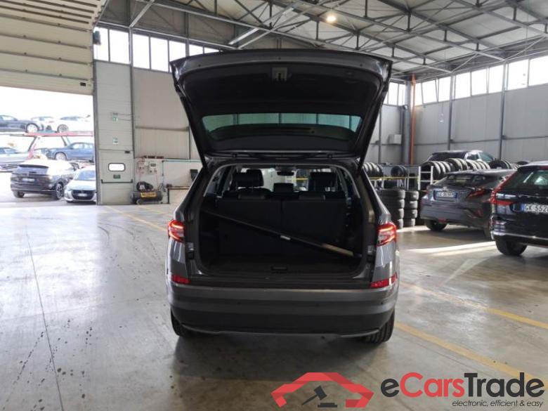 SKODA KODIAQ / 2021 / 5P / SUV 2.0 TDI 110KW STYLE DSG 4WD 7P #5