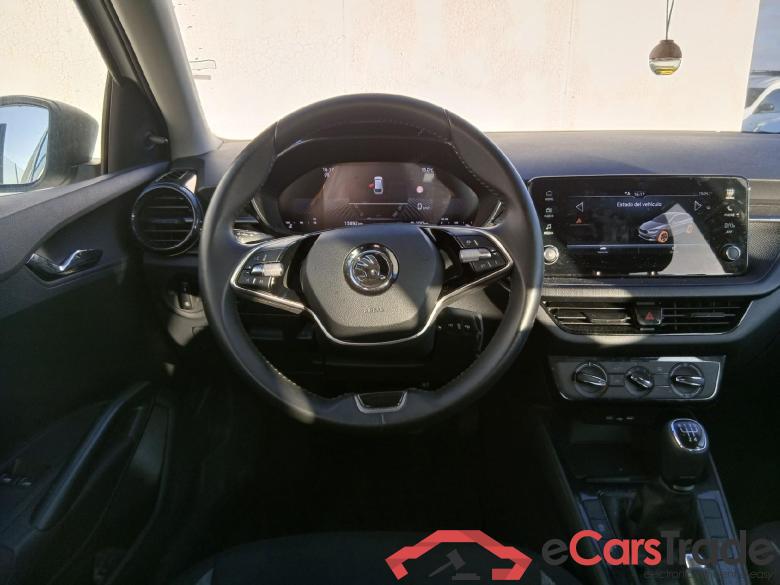 Fabia Essence 1.0 TSI 95CV MT5 6E #3