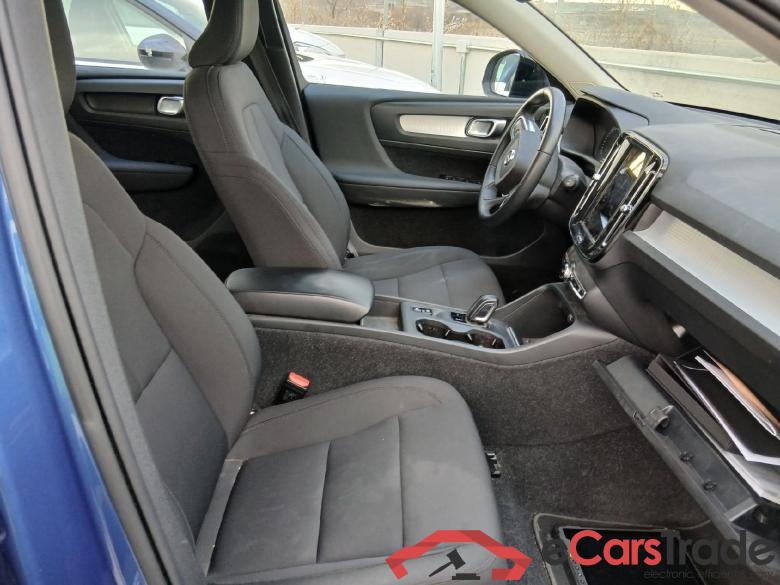 VOLVO XC40 / 2017 / 5P / todoterreno 1.5 T4 Twin Recharge R-Design Exp Auto #6