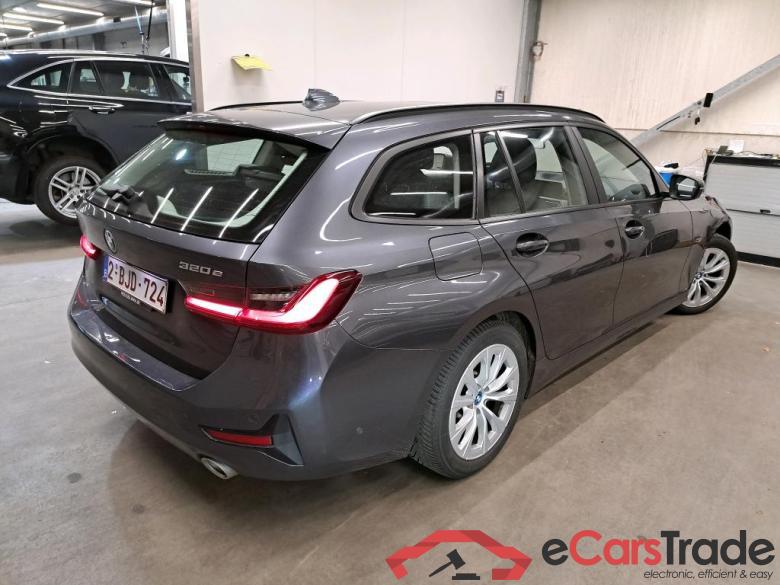 BMW - BMW 3 TOURING 320e 204PK Business Edition With Heated Pano Roof  * HYBRID * #2