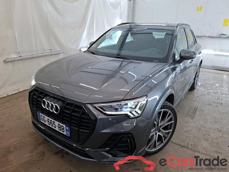 AUDI Q3 / 2018 / 5P / SUV 45 TFSI E 245 S TRONIC S LINE #1