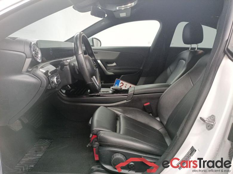 Mercedes-Benz CLA CLA 200 d DCT Business Solution 4d #3