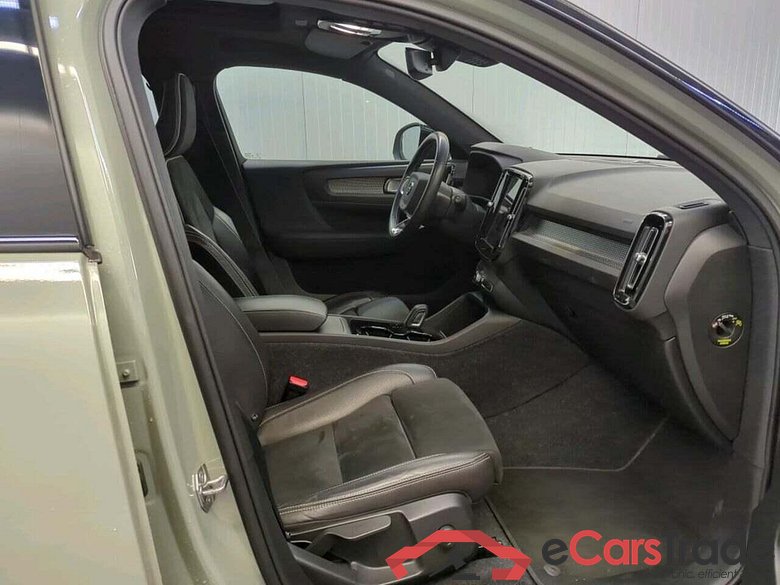 VOLVO XC40 Recharge P8 AWD RDes #5