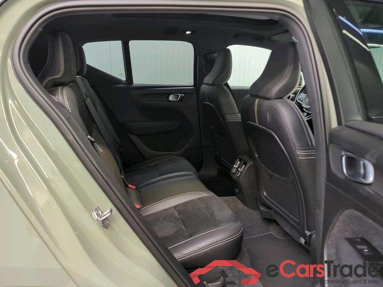 VOLVO XC40 Recharge P8 AWD RDes #6