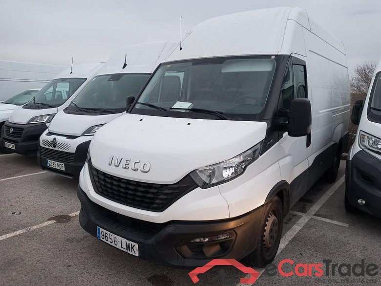 IVECO Daily / 2019 / 4P / furgón 2.3 TD 35S 12 V 3520L/H3 13,4 M3