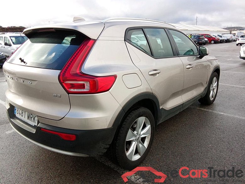 XC40 Core 2WD 2.0 165CV AT7 E6d #2
