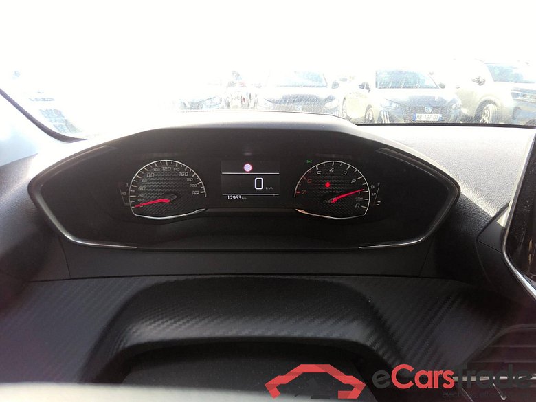 Peugeot 208 Style 1.2 Essence 101hp BVM6 #5