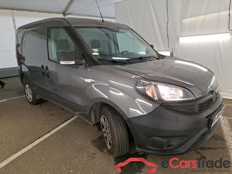 FIAT Doblò Cargo / 2015 / 4P / Fourgonnette 1.3 Multijet 95 Business #4