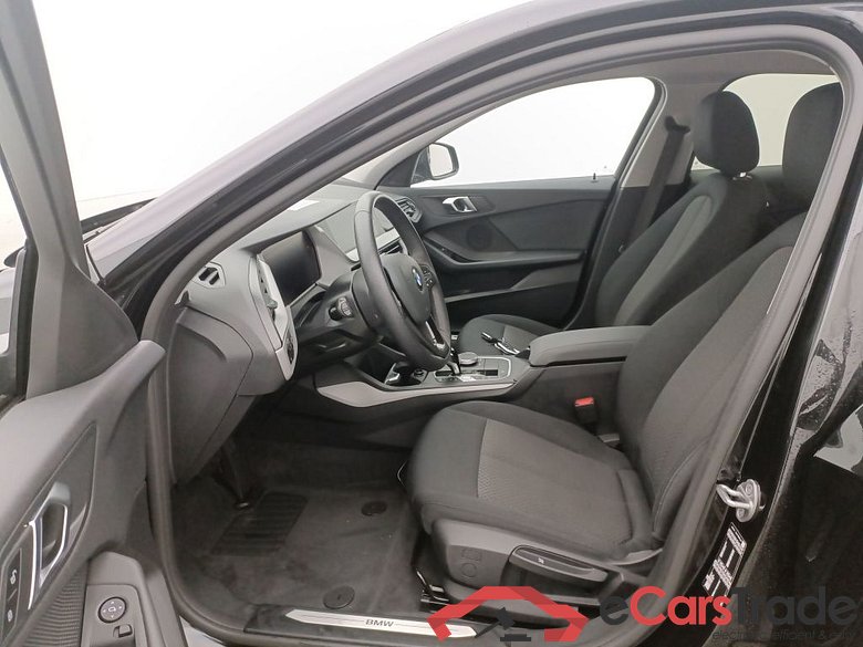 BMW 1 HATCH DIESEL - 2019 118 dA 150hp (EU6AP) 5d #3