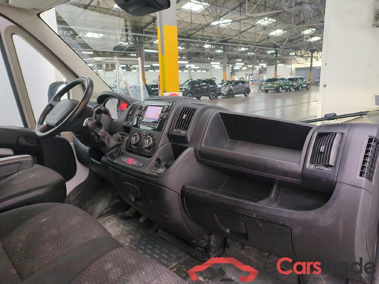 Boxer Fourgon Surélevé 435 L4H2 Asphalt BlueHDi 140 Stop&Start 2.2 140CV BVM6 #5