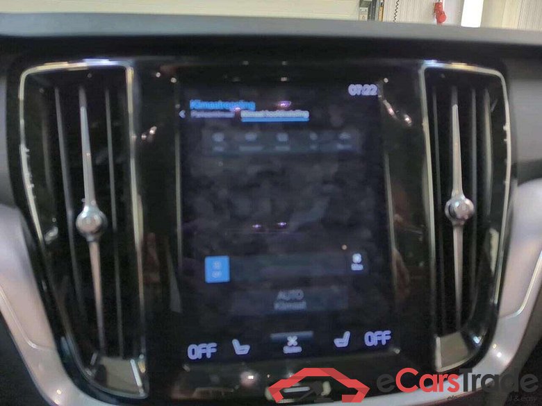 VOLVO V60 2.0 B3 Mom. Adv. #6