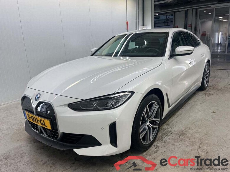 BMW i4 40