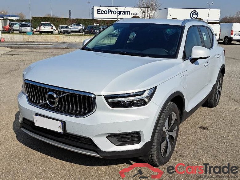 VOLVO XC40 / 2017 / 5P / SUV T4 PLUG-IN HYBRID AUTO RECH INSCRIP EXPR #1