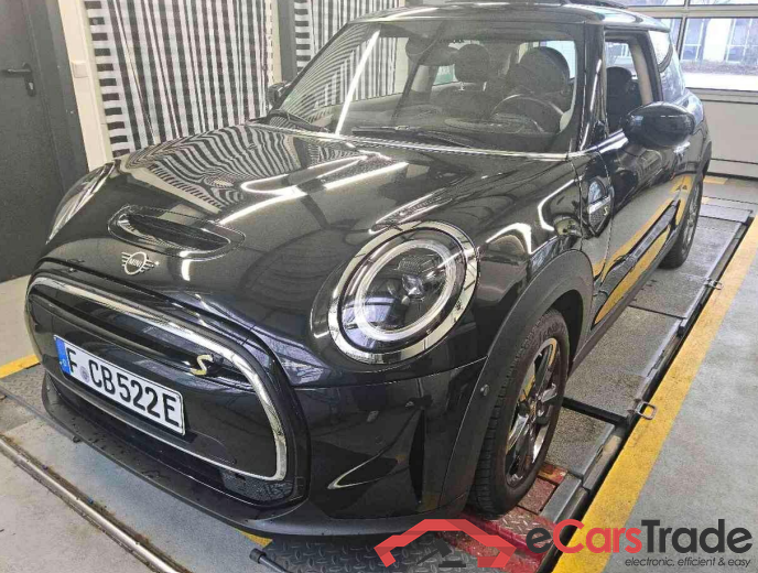 MINI MINI Cooper SE Essential Trim 3d 135kW