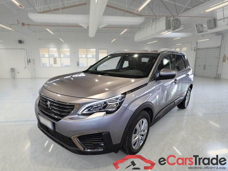 PEUGEOT 5008 / 2017 / 5P / SUV BLUEHDI 130 ACTIVE EAT8 S/S AUT. #1