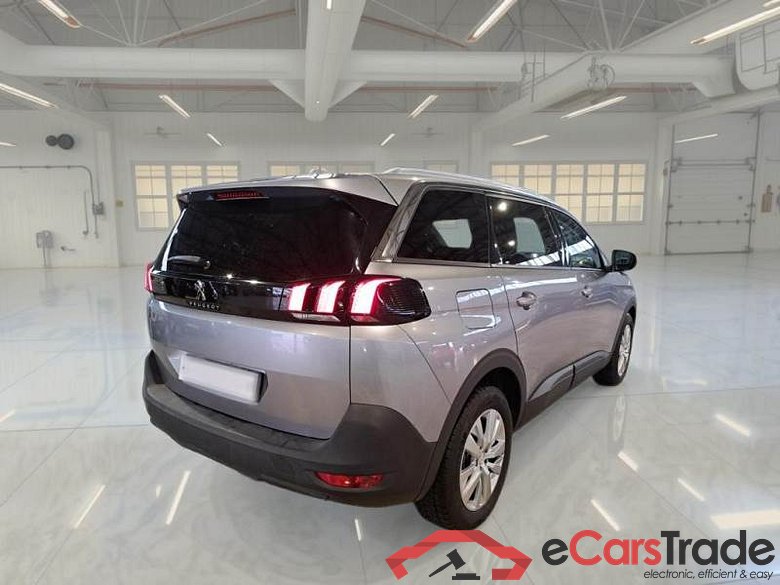 PEUGEOT 5008 / 2017 / 5P / SUV BLUEHDI 130 ACTIVE EAT8 S/S AUT. #2