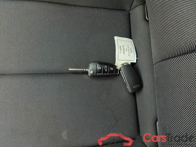 AUDI Q2 - 2021 35 TFSI 150 Advanced S tronic 5d #4