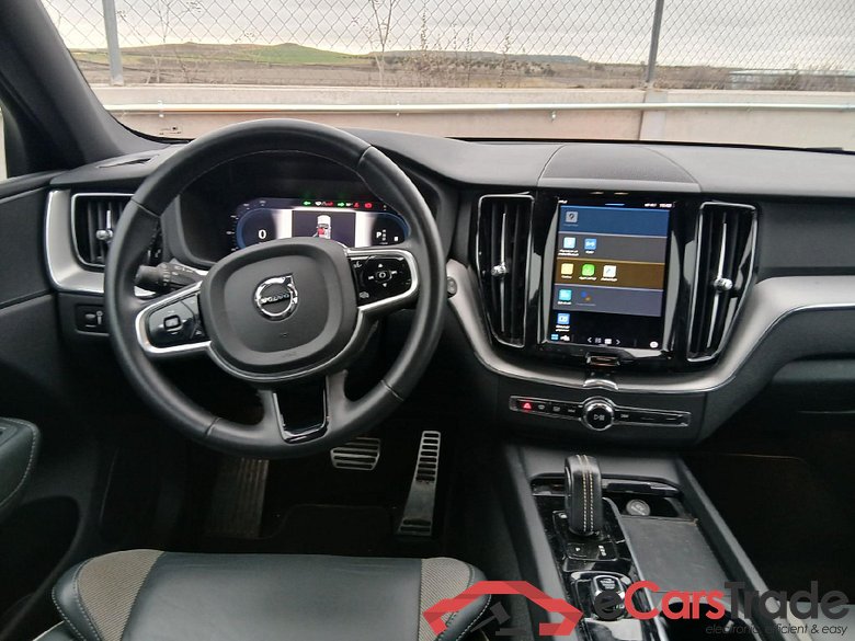 VOLVO XC60 / 2017 / 5P / todoterreno 2.0 B4 D AWD R-Design Auto #3