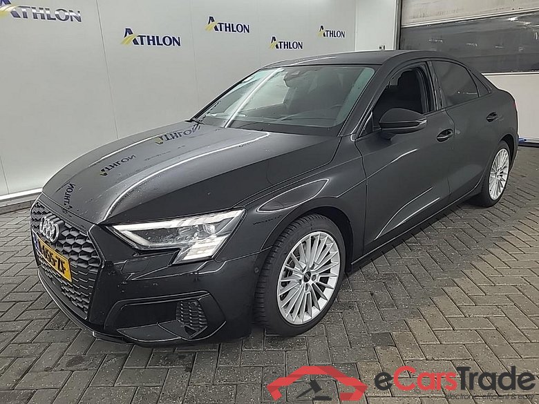 AUDI A3 Limousine 35 TFSI S tronic Business edition 4D 110kW