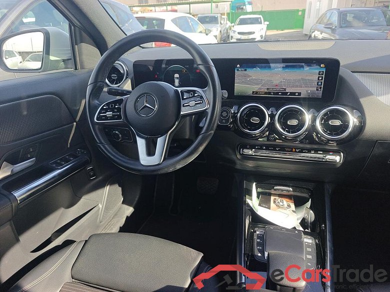 MERCEDES-BENZ GLA / 2020 / 5P / todoterreno GLA 200 D #3