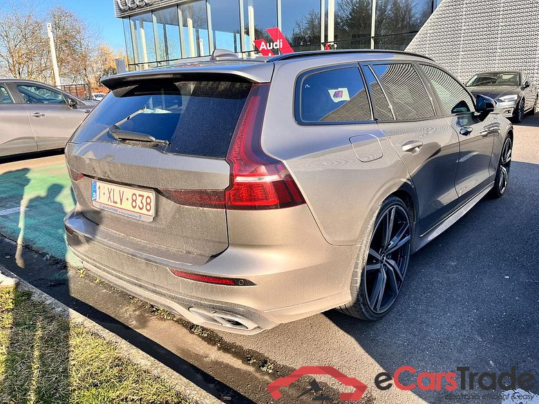 VOLVO V60 2.0 T8 AWD PHEV R-Design Geartronic #4