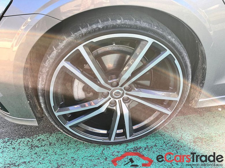 VOLVO V60 2.0 T8 AWD PHEV R-Design Geartronic #6