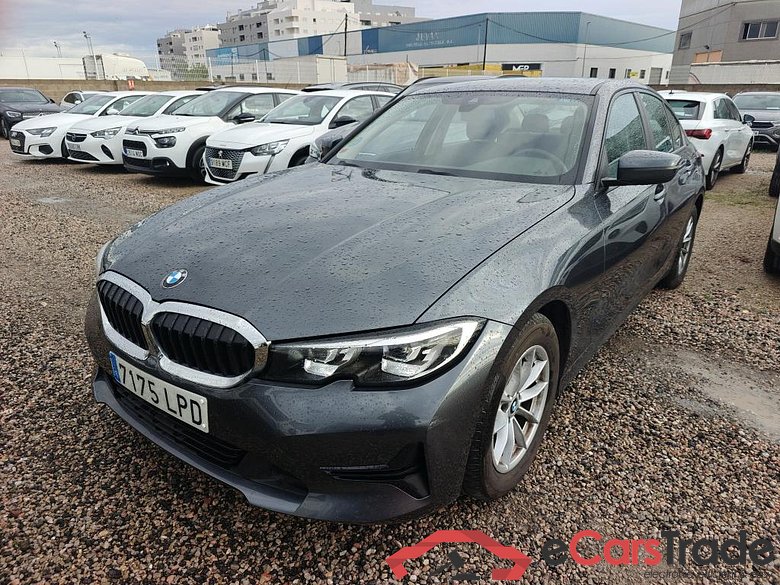 BMW Serie 3 / 2018 / 4P / sedán 318d Auto.