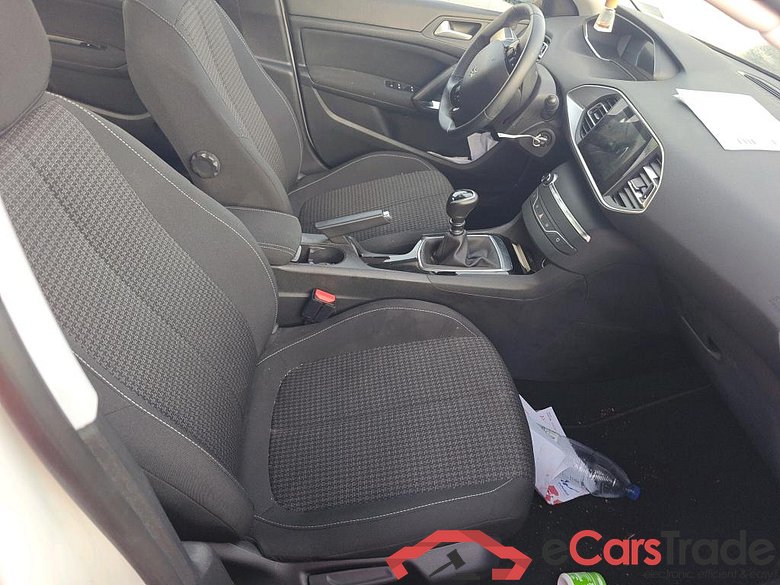 PEUGEOT 308 / 2017 / 5P / berlina con portón 5p Active Pack BlueHDi 130 S&S #6