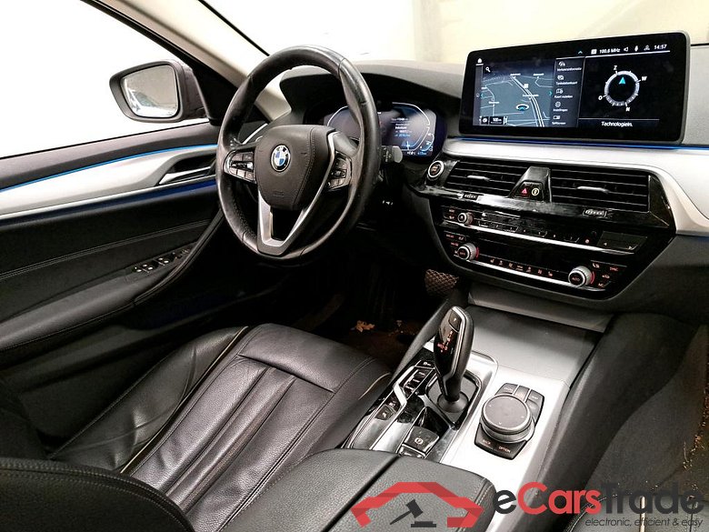 BMW 530e Plug-In Hybrid Aut. LED-Xenon LC-Pro ACC Ambient Navi-Pro Leather KeylessGo Camera Klima PDC ... #3