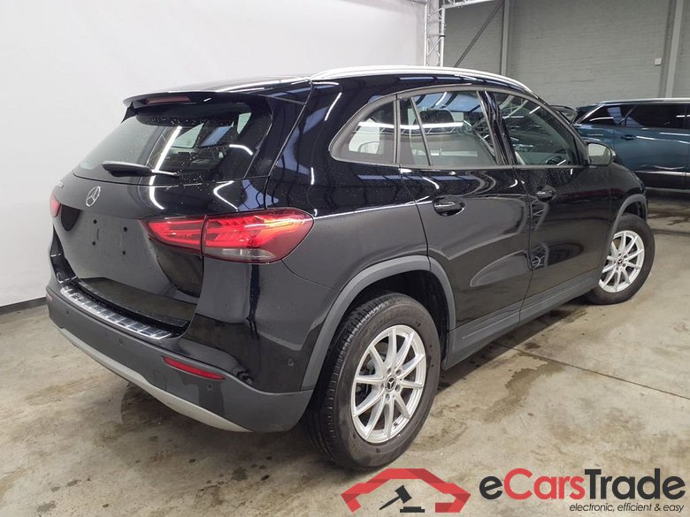 Mercedes-Benz GLA GLA 180 d Business Solution Essential 5d #2