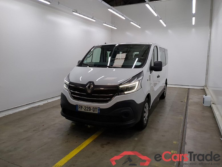 RENAULT Trafic / 2019 / 4P / Combi Zen L1 dCi 120 S&S - 8 pl